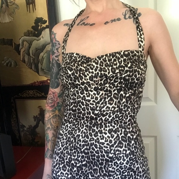 Pin-Up Couture Leopard Retro Wiggle Dress - Picture 2 of 7